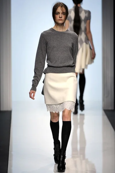 Look 32